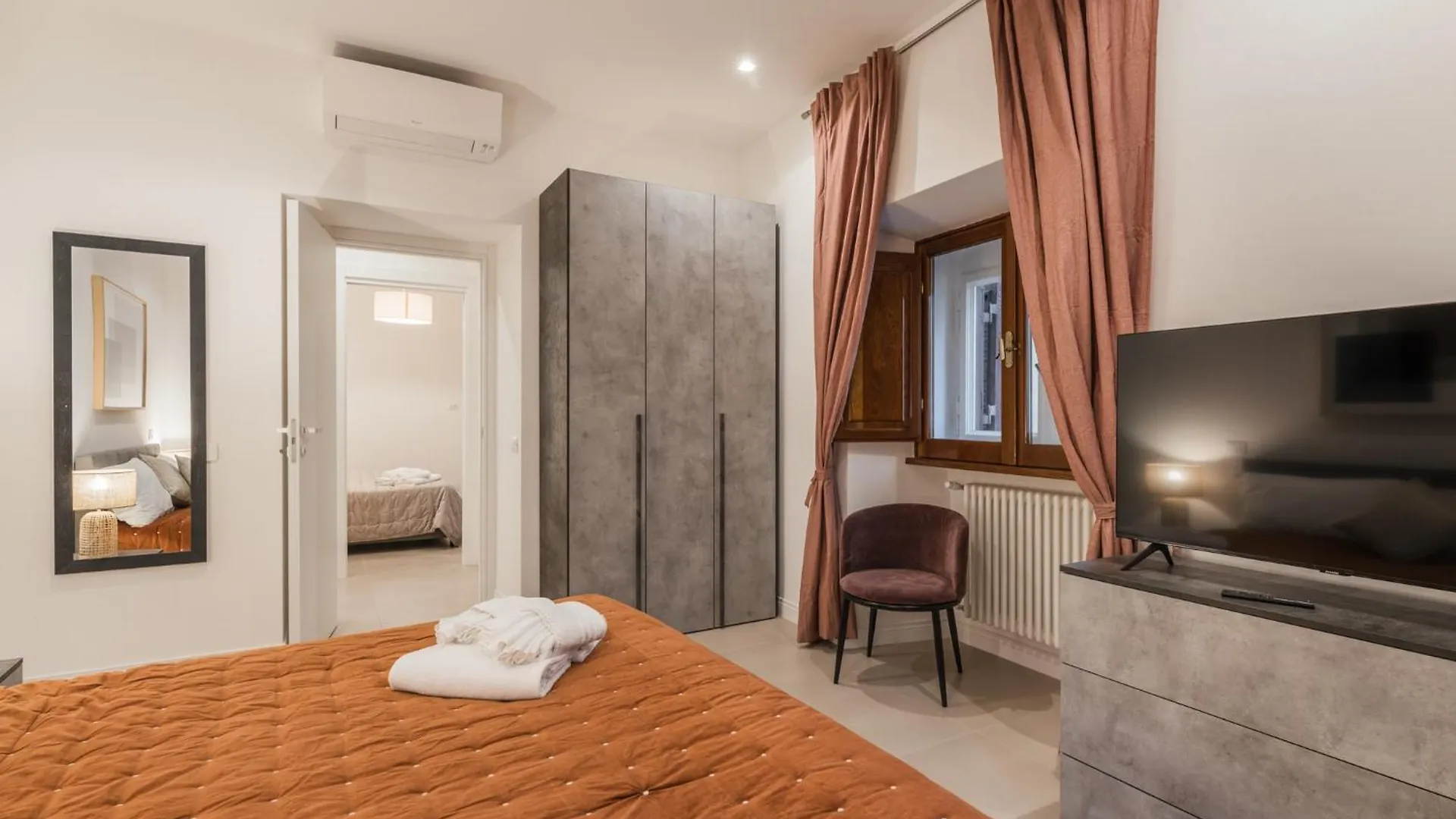 The Best In Rome Orologio Apartment
